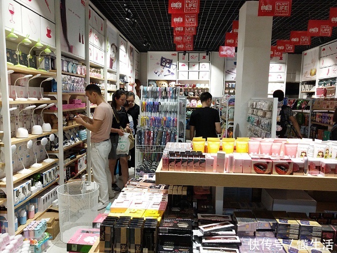 义乌精品百货店加盟连锁店